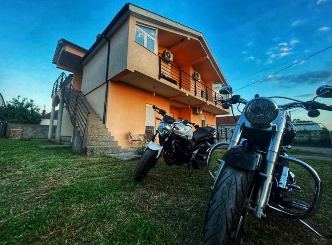House Of Peace Hotel Podgorica Bagian luar foto